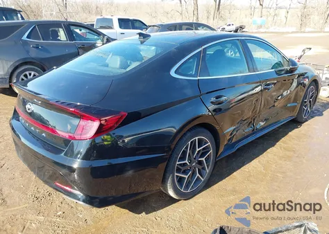 2021 Hyundai Sonata N Line z USA, uszkodzony, nr VIN 5NPEK4JC5MH132907